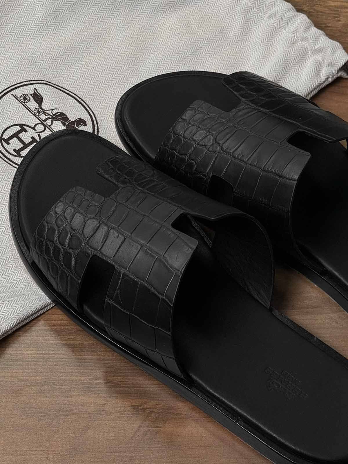 Hermes Тапочки из кожи крокодила Черный