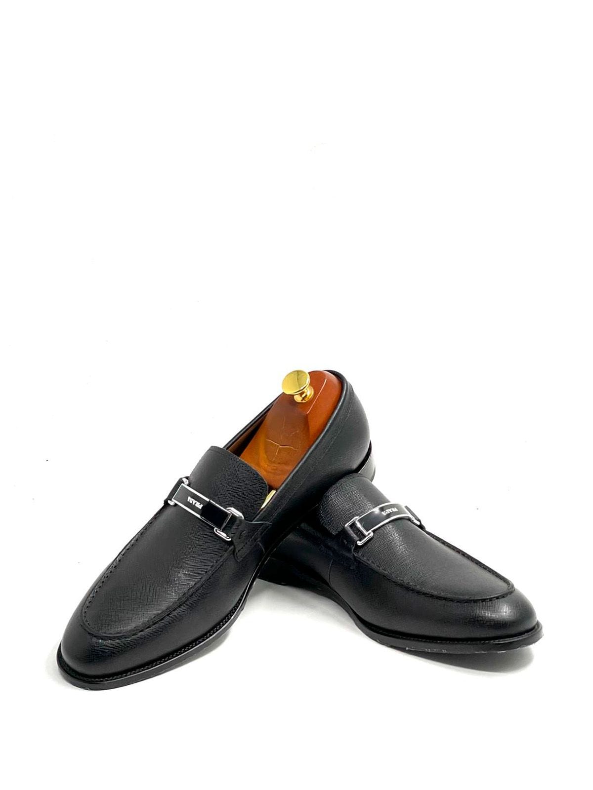 Prada Лоферы из кожи Черный