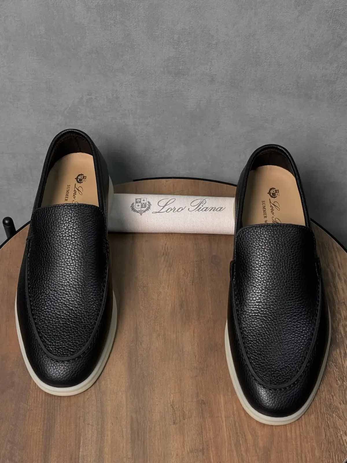 Loro Piana Лоферы из кожи Черный