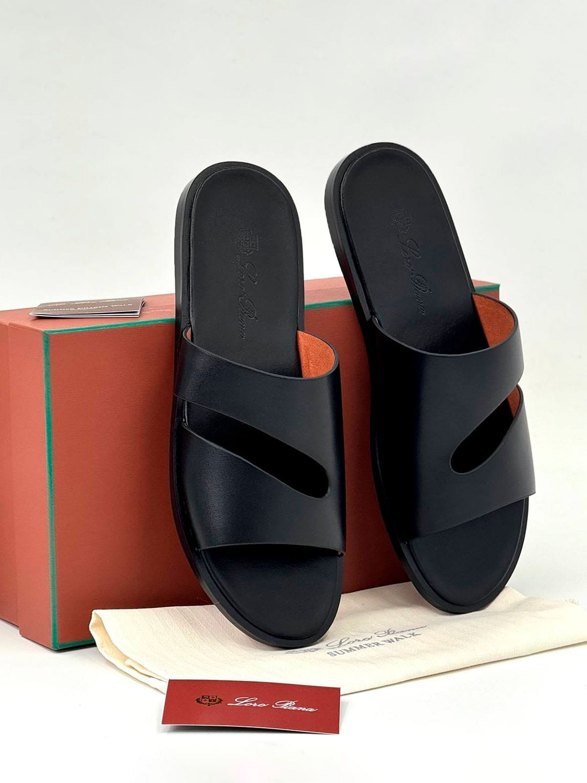 Loro Piana Шлепанцы из кожи Черный