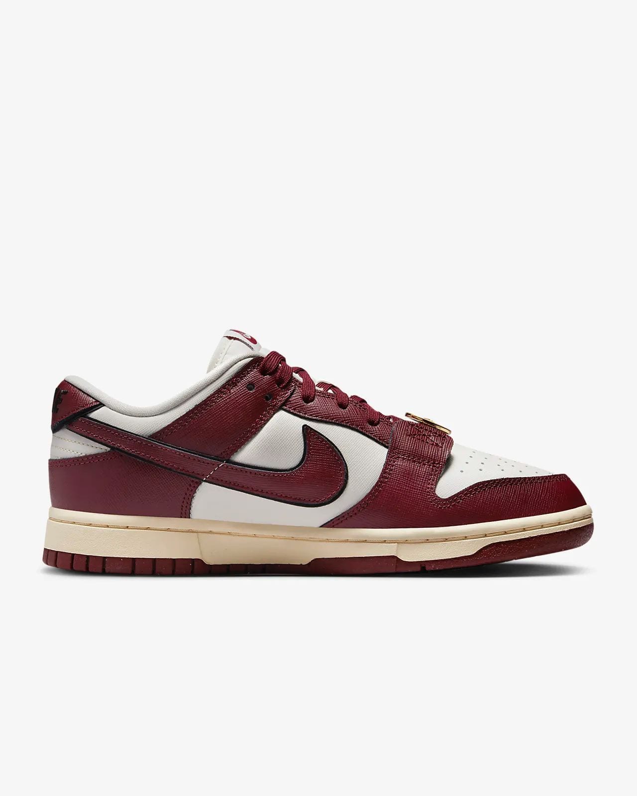 NIKE Dunk Low SE WMNS Just Do It Sail Team Red