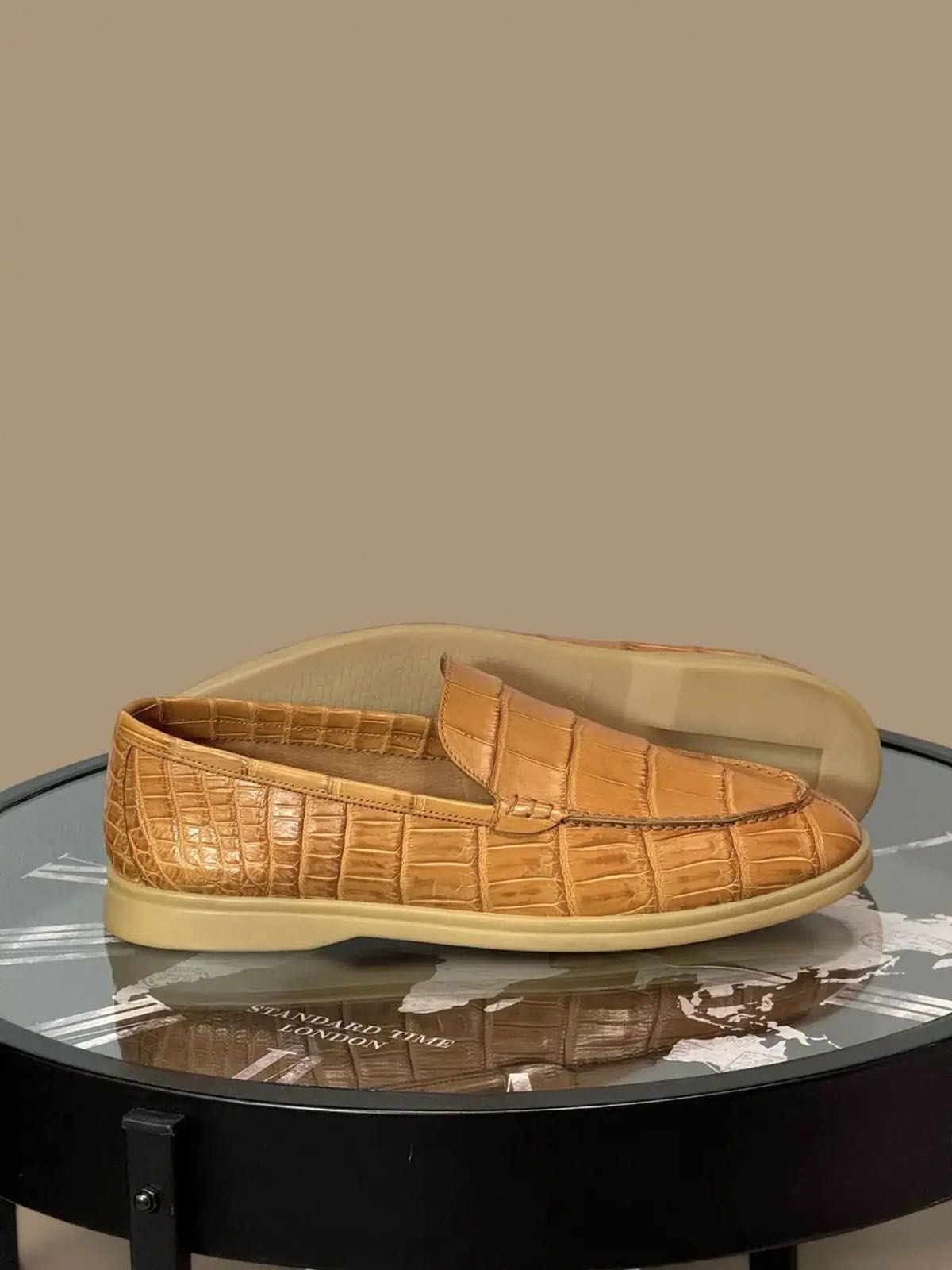 Loro Piana Лоферы из кожи крокодила Кэмел