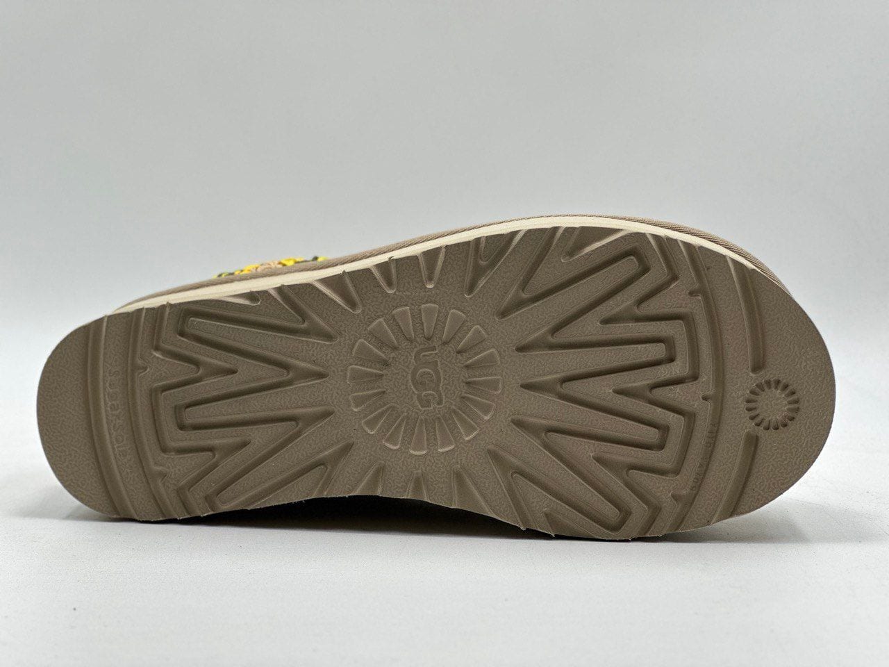 Classic Ultra Mini Braid Plat Boot Sand