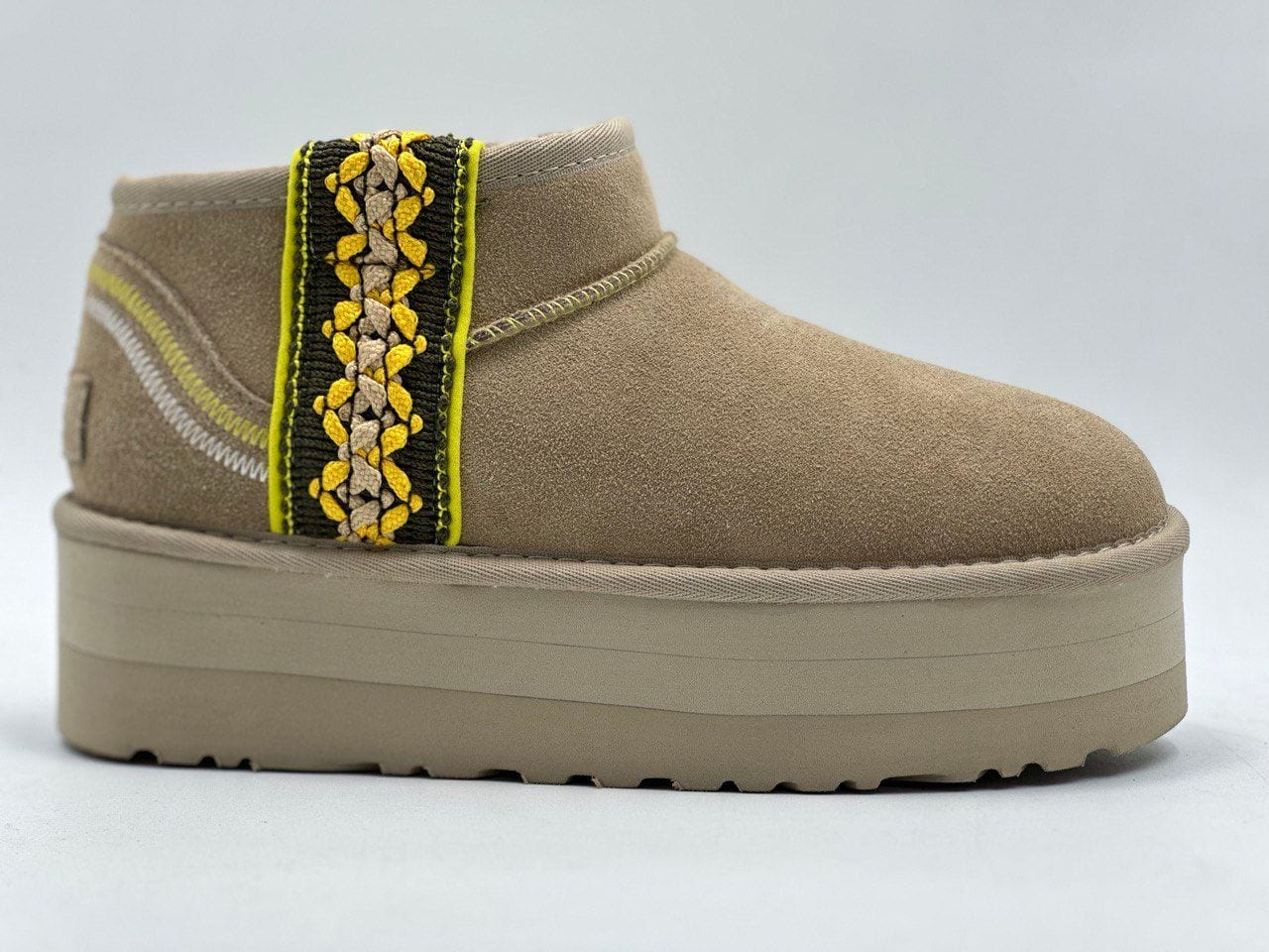 Classic Ultra Mini Braid Plat Boot Sand