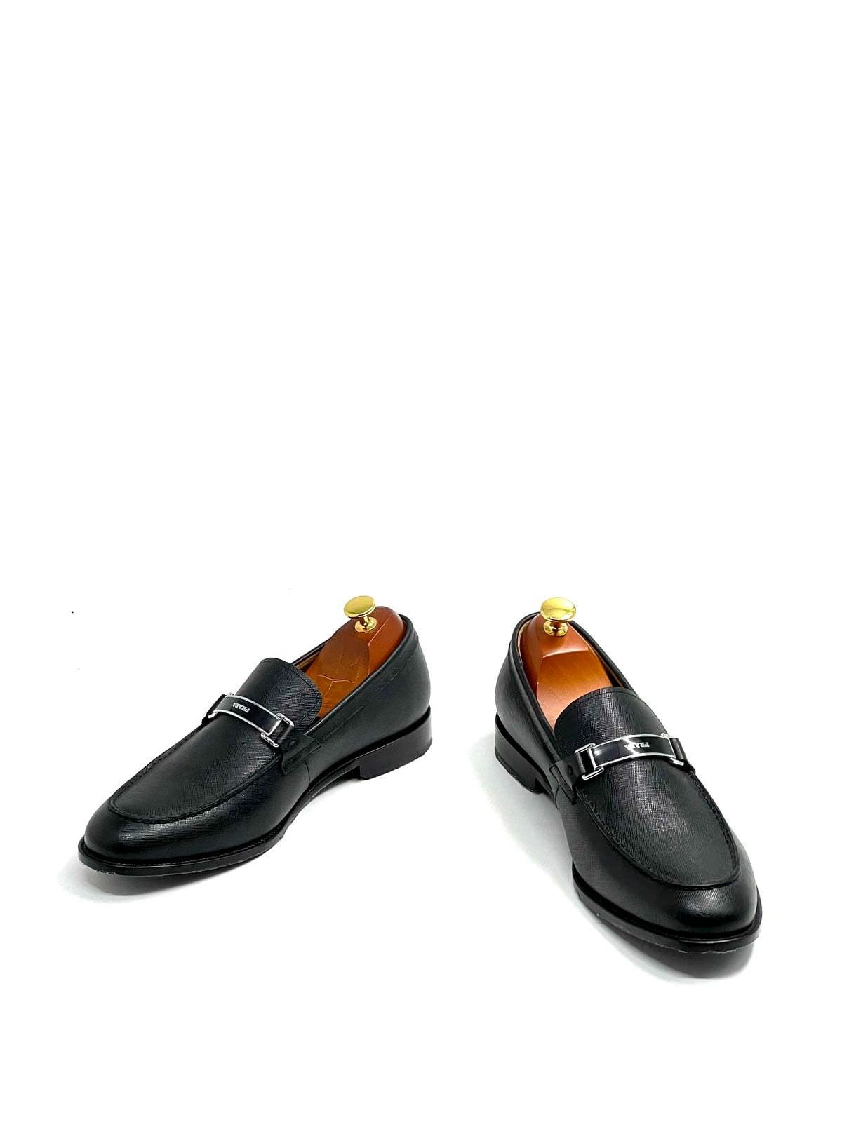 Prada Лоферы из кожи Черный